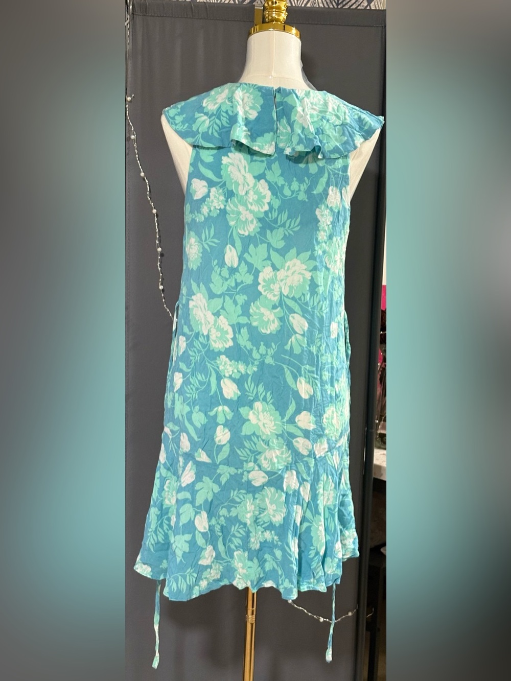 Calvin Klein Floral Challis Ruffle Hem
Dress Blue , 100% Rayon - Size 8 - Picture 13 of 17